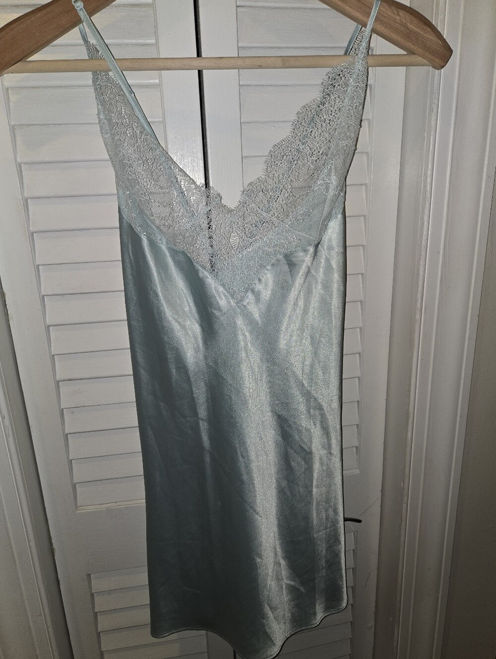 Victoria's Secret Satin Slip Dress Nightgown Medium Ice Blue Eyelash Lace 370318